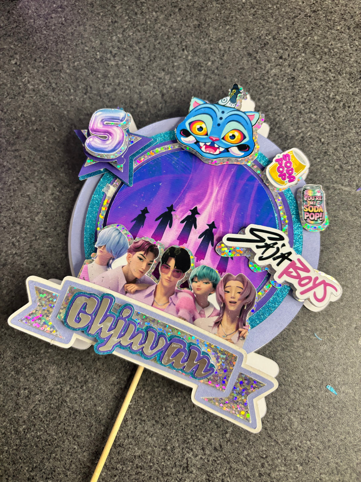 Cake Topper Saja Boyz personnalisé – KPop Demon Hunters